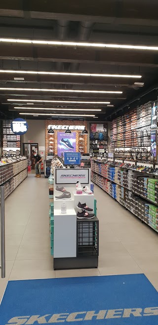 SKECHERS OUTLET