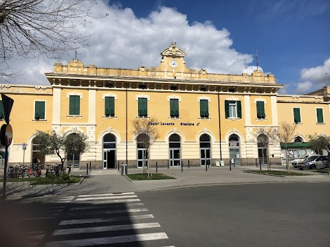 Edicola-Tabaccheria della Stazione - La briosa Nicole