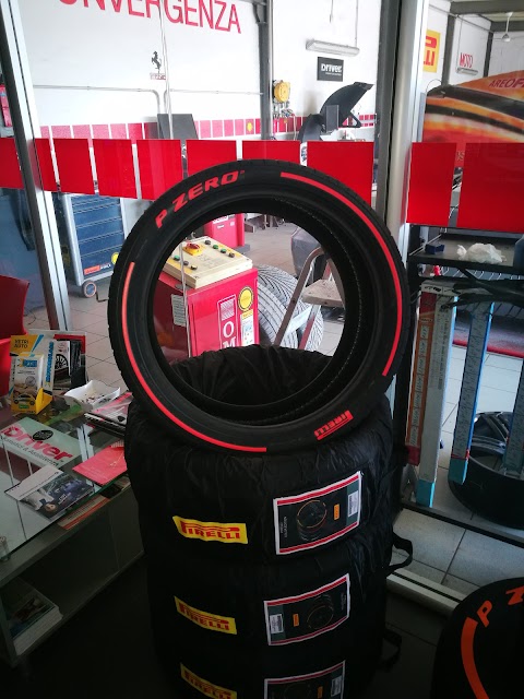 GIRELLI GOMME SNC - Driver Center Pirelli