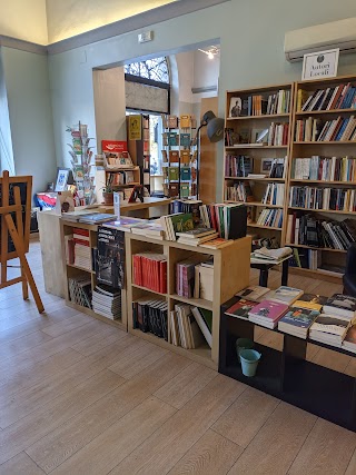 LuccaLibri Libreria Caffè Letterario