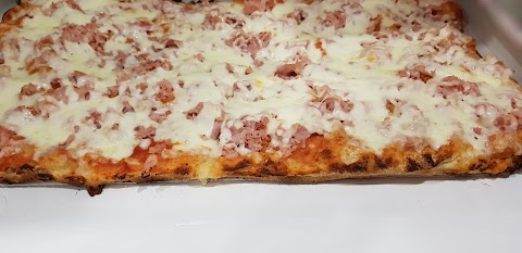 Luca's Pizza