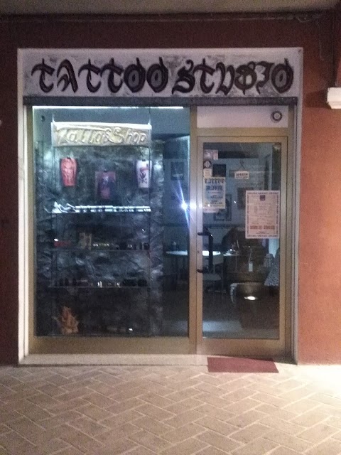 "MagicTattooStudio" tatuaggi artistici via C.Pavese 5/c CASTELVETRO (MO)