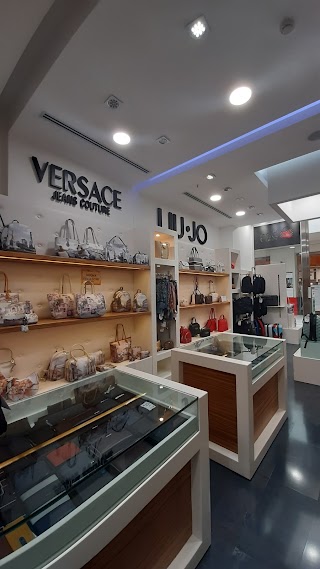 Bag Store (c/c La Torre Palermo)