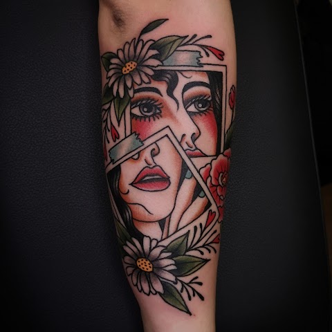 "TATUERIA" Santo Tattooer