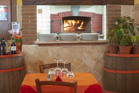 Labbracceria trattoria pizzeria forno a legna