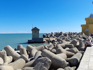 Tuffi Al Faro Di Punta S. Wonderful Youngness