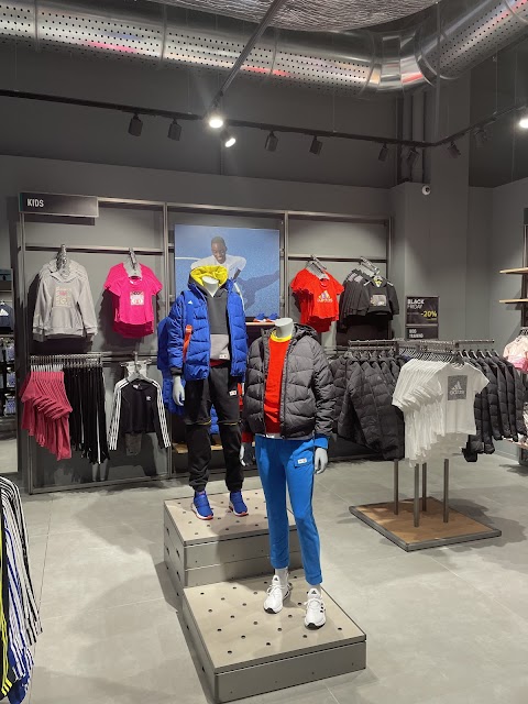 adidas Outlet Store Vicolungo