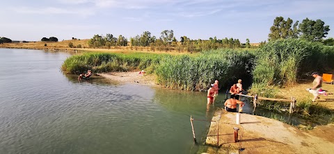 Piscina naturale pubblica della sorgiva del fiume carsico Cervaro