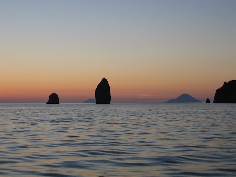 FELICUR - Noleggio barche con skipper - Isole Eolie