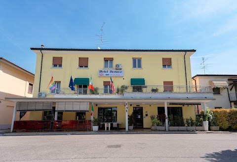 Hotel Benaco bee free