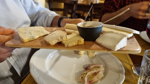 Trattoria Milanese Fuori Milano - Caffè della Posteria