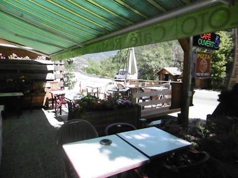 Café, Pizzeria, glacier, Le Rif restaurant, sur place ou a Emporter ( on site or to take away )