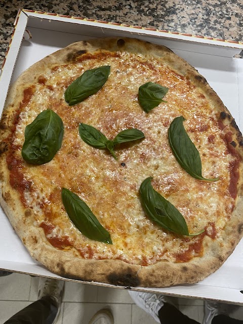 Pizzeria La Famiglia