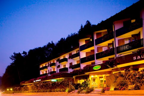 Hotel Comano Cattoni Holiday