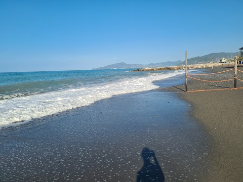 Spiaggia Bocciofila Cavi Di Lavagna