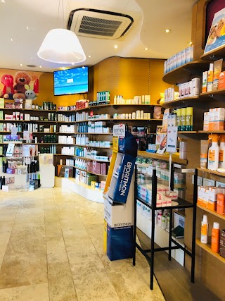 Farmacia Internazionale Dr. Luisa Cornacchione