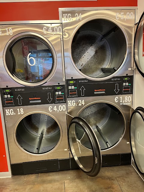 LAVANDERIA SELF SERVICE WASH & DRY