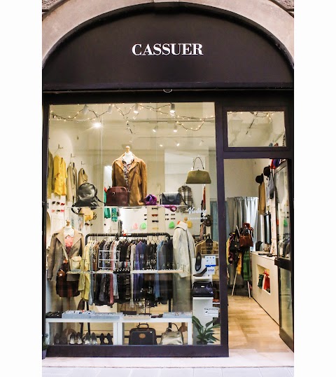 Cassuer - Vintage & Accessories