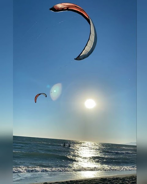 scuola kitesurf, windsurf, wingfoil e surf. "Pierschool"