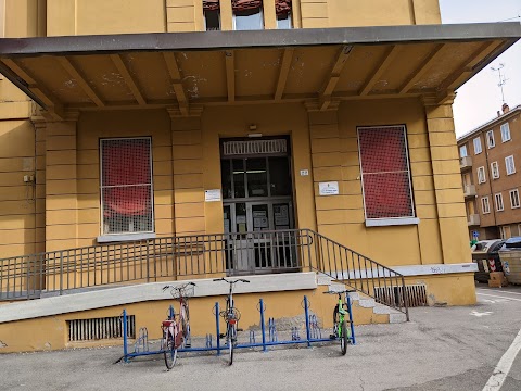 Scuola Elementare Marconi, via Laura Bassi (BO)