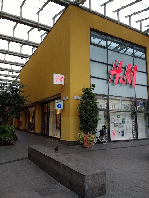 H&M