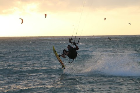 scuola kitesurf Puglia corsi e lezioni a Bari Taranto Brindisi