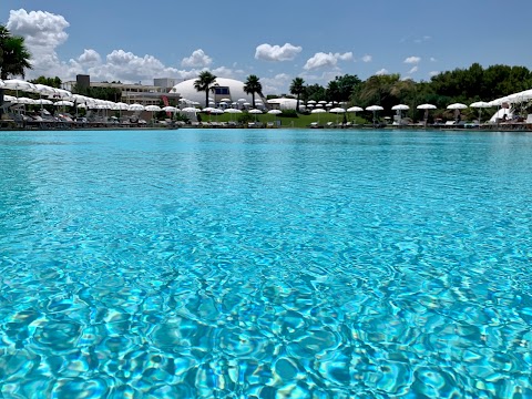 Piscina con acqua di mare