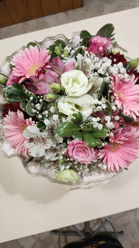 Consegna fiori a Piacenza - fiorista L'Arcobaleno del Fiore consegna fiori a domicilio in giornata