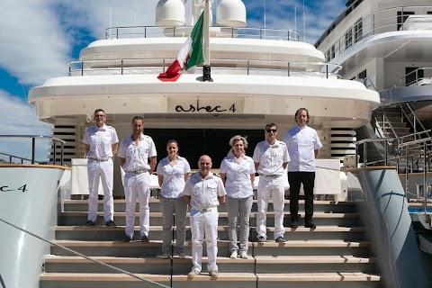 AM Charter srl Noleggio Yacht