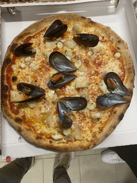 Pizzeria La Famiglia