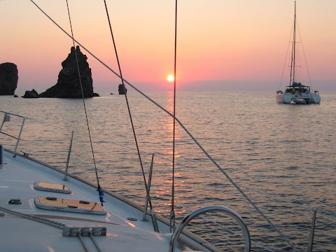 FELICUR - Noleggio barche con skipper - Isole Eolie