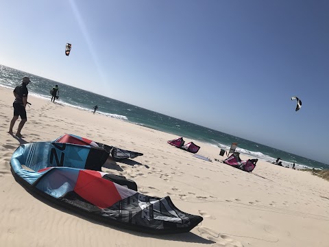 scuola kitesurf Puglia corsi e lezioni a Bari Taranto Brindisi