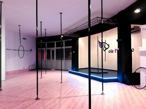 Pole Fly Studio A.S.D