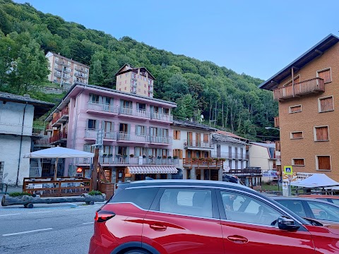 Albergo Club Alpino Di Curti S.N.C.