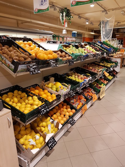 Claudio's Supermarket