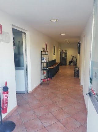 CENTRO AUTO SERVICE Carrozzeria, Meccanico, Gommista