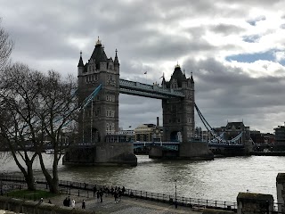 Tower Bridge Cafe'