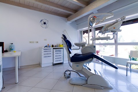 Studio Dentistico San Grato Di Grivet Feta' Mara & C. Sas