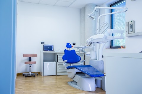 Studio Dentistico CMD di Corradi Marco