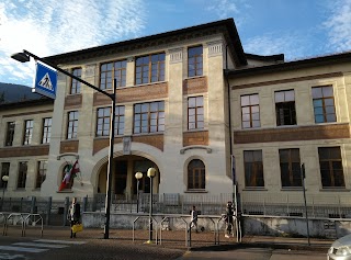 Ist. Comprensivo Scuola Elementare E Media Isera E Rovereto