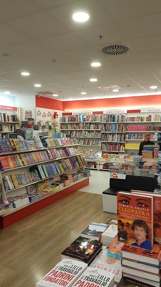 Mondadori Bookstore