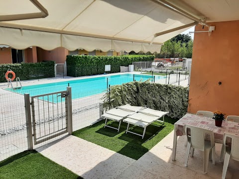 Nuova casa al lago con piscina