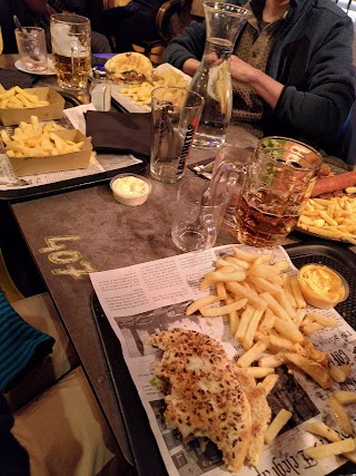 Le Champ de Mars - Bar Friterie