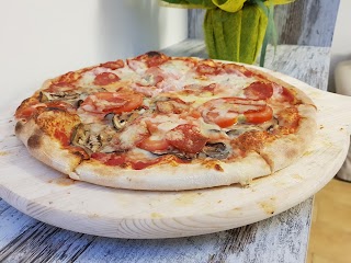Pizza Delizia