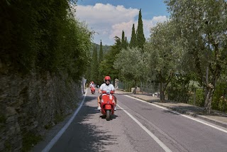 Motoragazzi Vespa scooter rent Peschiera del Garda