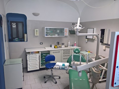 Studio Dentistico Berni - Schiavi - Ortodonzia,Conservati,Chirurgia dentale,Impianti,Protesi