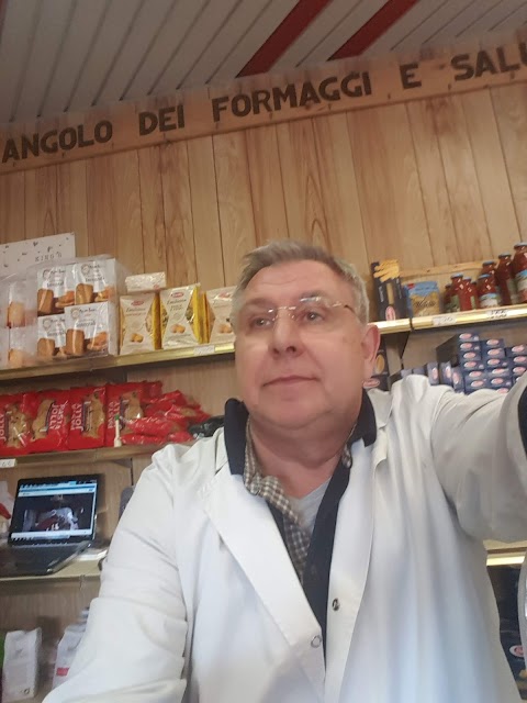 L'angolo Dei Formaggi E Dei Salumi