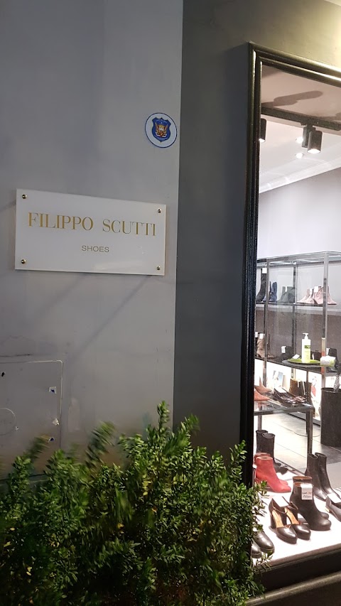 Filippo Scutti shoes