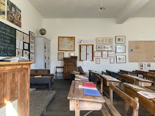 L'école D'autrefois À Brunissard.