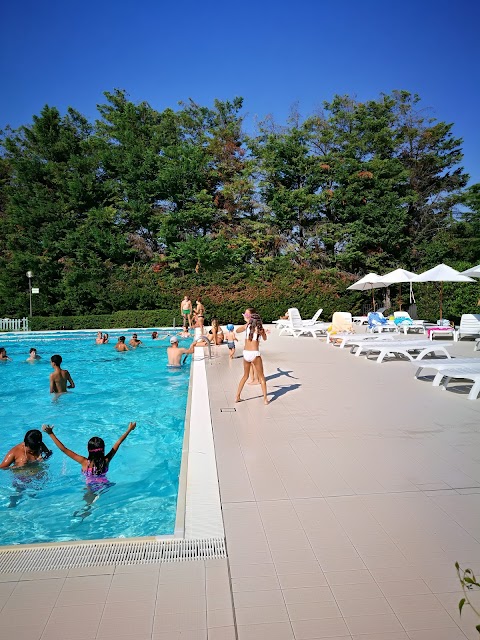 Piscina comunale di Fornovo